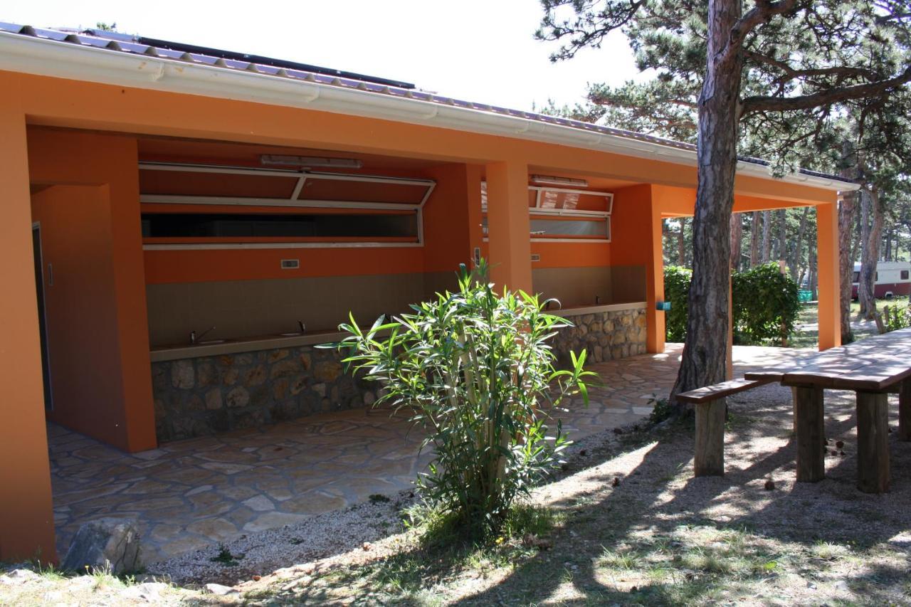 Camping Planik Hotel Ražanac Buitenkant foto