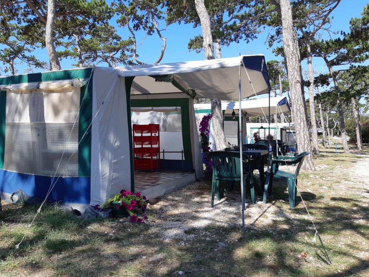 Camping Planik Hotel Ražanac Buitenkant foto