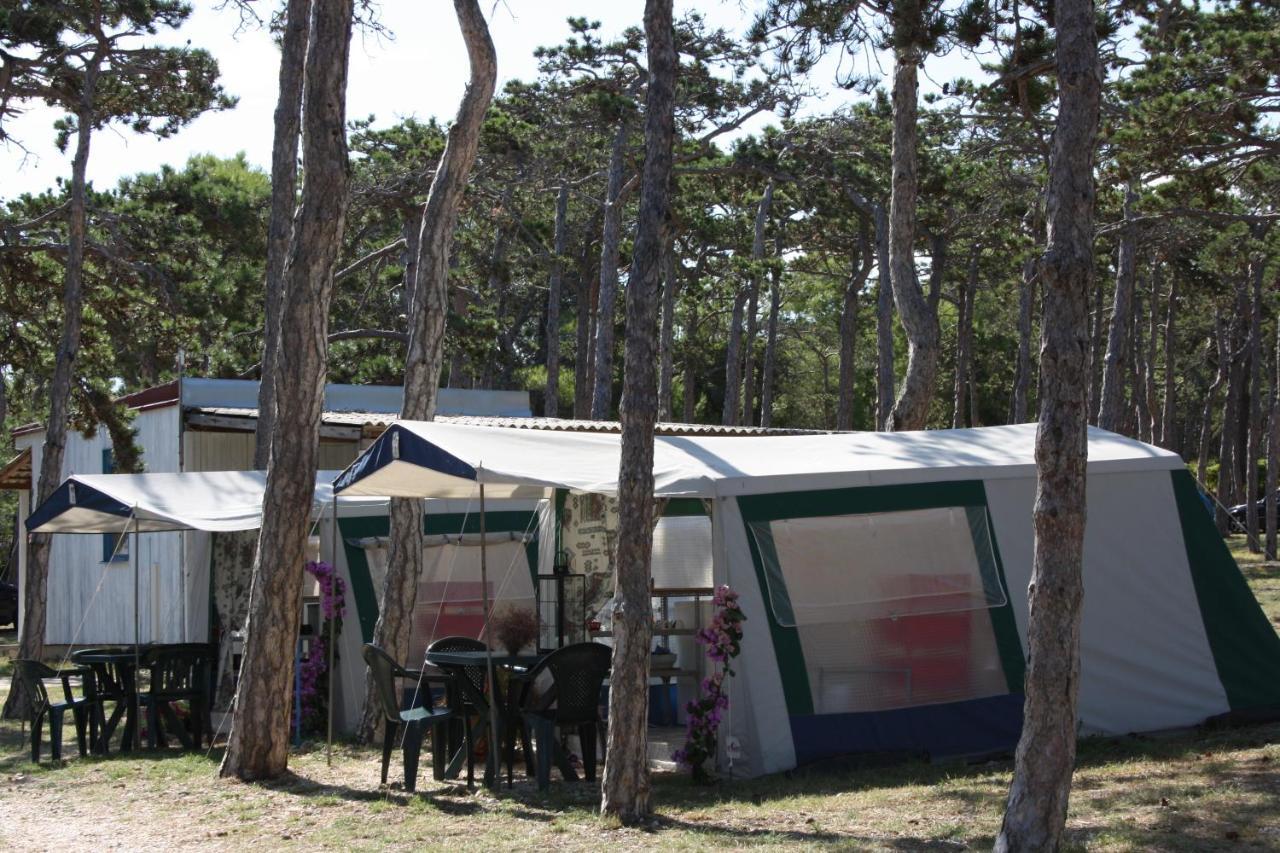 Camping Planik Hotel Ražanac Buitenkant foto